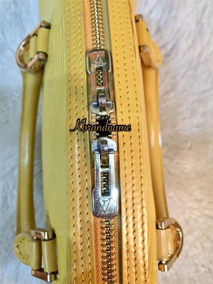 Louis Vuitton Epi Leather Jasmin Handbag  รูปที่ 10