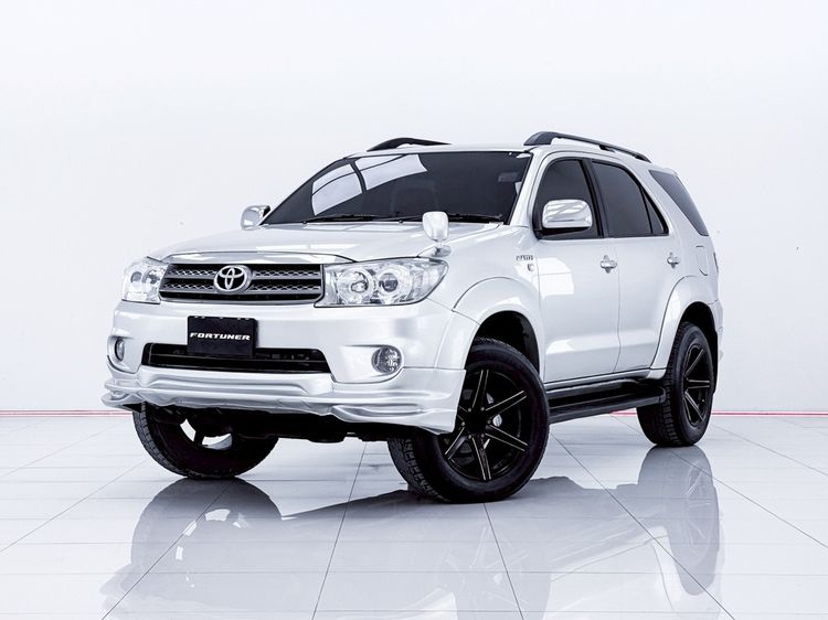 รถ Toyota Fortuner 2.7 V สี เทา