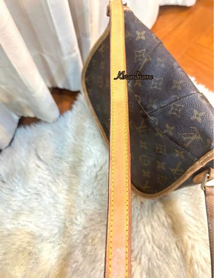 Louis Vuitton Monogram Menilmontant Cross Body Bag  รูปที่ 13