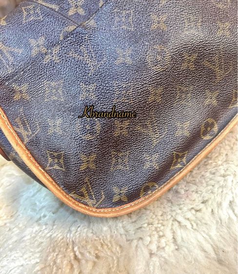 Louis Vuitton Monogram Menilmontant Cross Body Bag  รูปที่ 7
