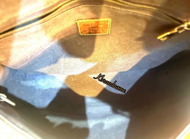 Louis Vuitton Monogram Menilmontant Cross Body Bag  รูปที่ 16