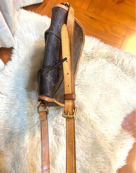 Louis Vuitton Monogram Menilmontant Cross Body Bag  รูปที่ 11