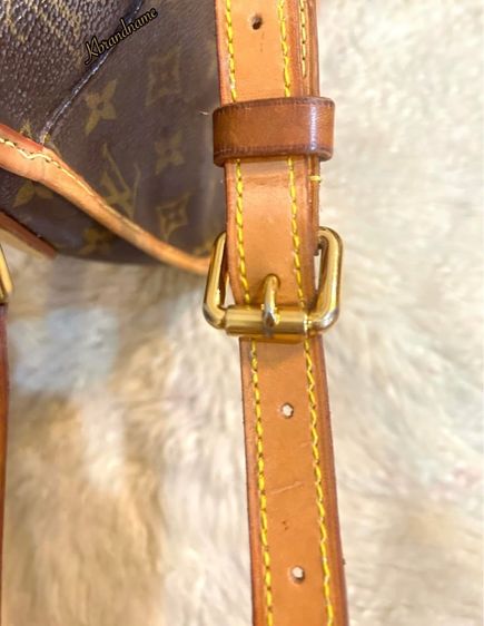 Louis Vuitton Monogram Menilmontant Cross Body Bag  รูปที่ 14