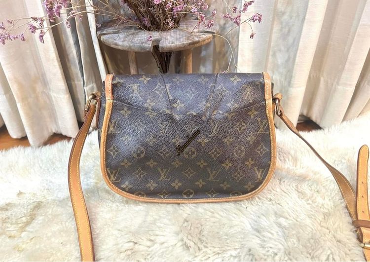 Louis Vuitton Monogram Menilmontant Cross Body Bag  รูปที่ 4