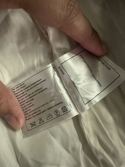 เสื้อ​ chanel wind braker รูปที่ 4