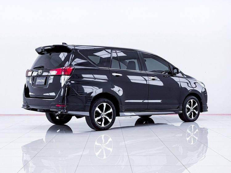 Toyota Innova 2022 2.8 Crysta Utility-car ดีเซล ไม่ติดแก๊ส เกียร์อัตโนมัติ ดำ รูปที่ 4