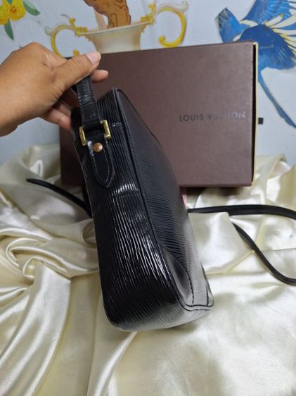 Louis Vuitton Black Epi Leather Danube Bag✅️ รูปที่ 2