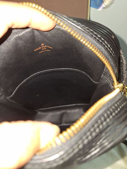 Louis Vuitton Black Epi Leather Danube Bag✅️ รูปที่ 11