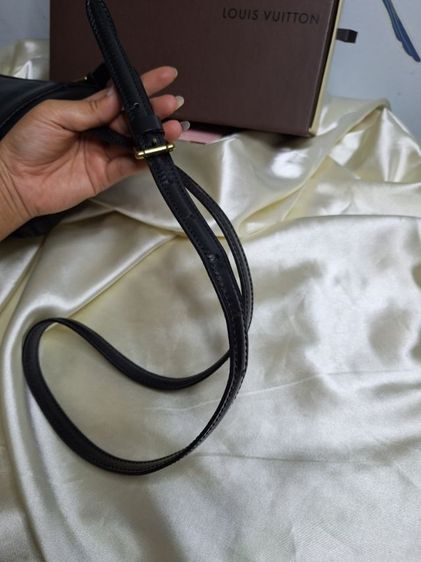Louis Vuitton Black Epi Leather Danube Bag✅️ รูปที่ 7