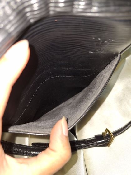 Louis Vuitton Black Epi Leather Danube Bag✅️ รูปที่ 12
