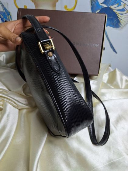 Louis Vuitton Black Epi Leather Danube Bag✅️ รูปที่ 6