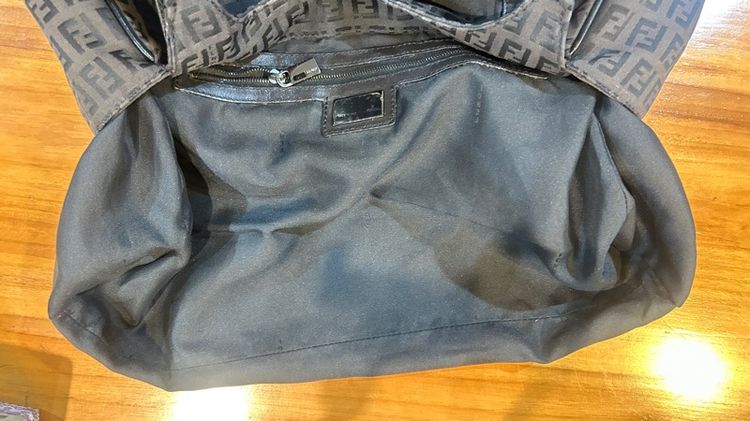 Fendi Vintage Shoulder Bag  รูปที่ 10