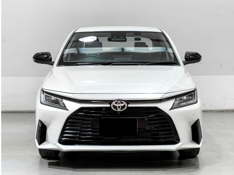 Toyota Yaris ATIV 2022 1.2 Premium Luxury Sedan เบนซิน เกียร์อัตโนมัติ ขาว รูปที่ 2