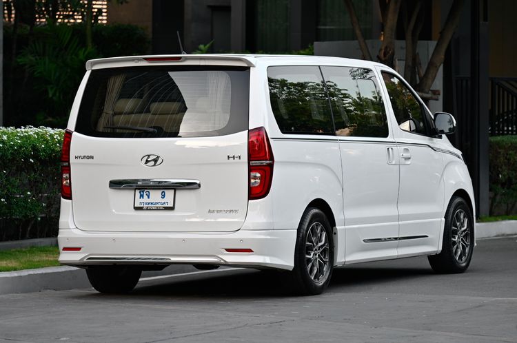 Hyundai H-1  2021 2.5 Limited III Van ดีเซล ไม่ติดแก๊ส เกียร์อัตโนมัติ ขาว รูปที่ 4