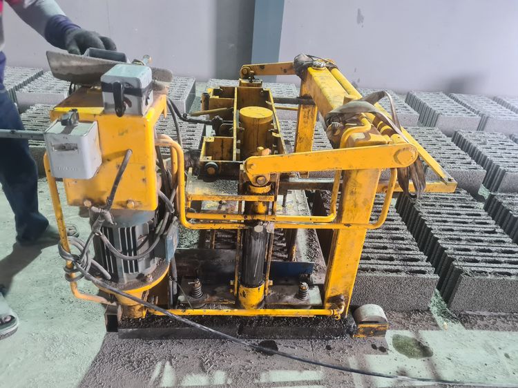 เครื่องผลิตอิฐบล็อค รูปที่ 8