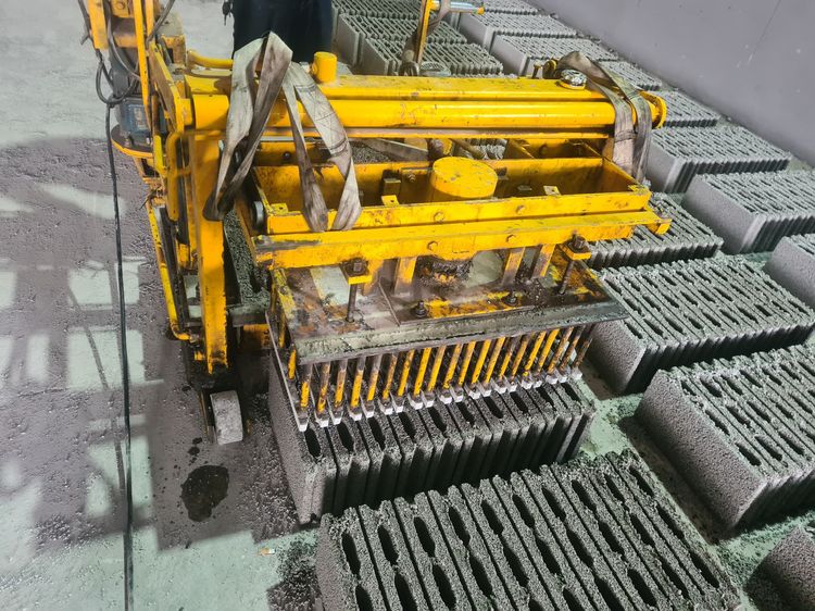 เครื่องผลิตอิฐบล็อค รูปที่ 4