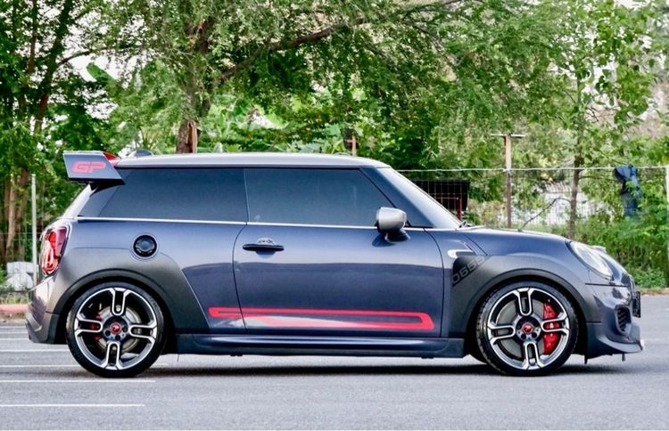 Mini JOHN COOPER WORK 2021 2.0 John Cooper Works GP Sedan เบนซิน ไม่ติดแก๊ส เกียร์อัตโนมัติ เทา รูปที่ 4