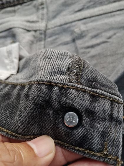 Levi's 505  ก้านดำ
MADE  IN  U.S.A.
เอววัดจริง 37-38  รูปที่ 9