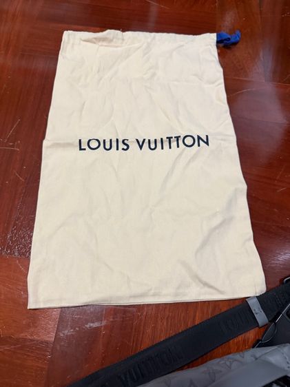 กระเป๋าคาดอก  คาดเอว Louis Vuitton สีเทา Monogram รูปที่ 6