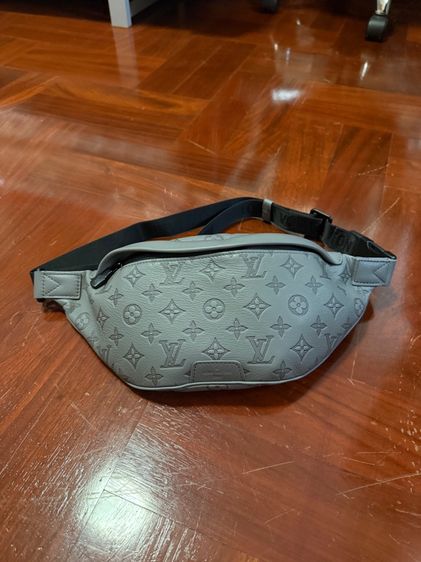 กระเป๋าคาดอก  คาดเอว Louis Vuitton สีเทา Monogram