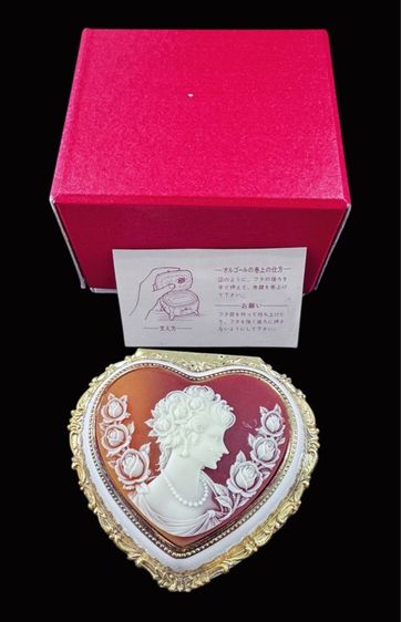 กล่องดนตรีเก็บเครื่องประดับคาเมโอรูปหัวใจ 