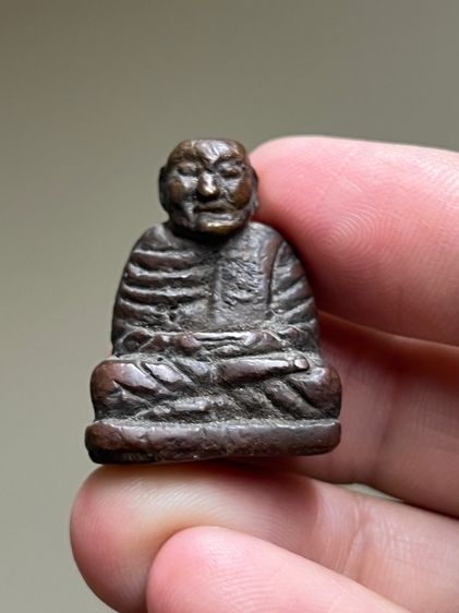 พระหล่อเก่า