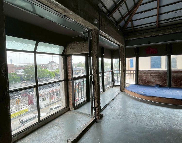 ให้เช่าRooftop ย่านทาวน์อินทาวน์ ตามสภาพ ไม่มีค่าเซ้ง ร้านอยู่ติดถนน เฉพาะชั้นดาดฟ้า รูปที่ 4