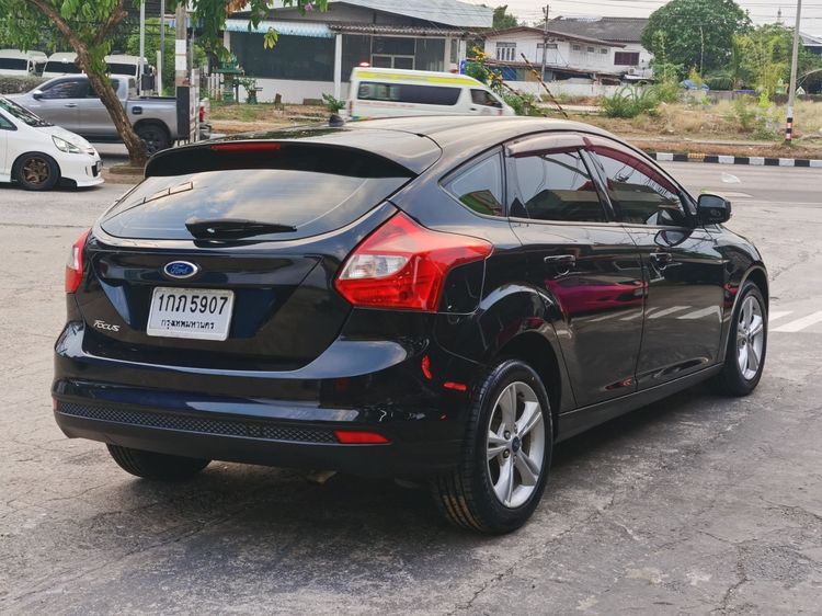 รถ Ford Focus 1.6 Trend สี ดำ
