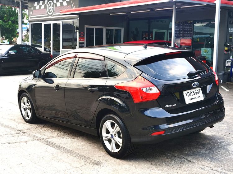 Ford Focus 2012 1.6 Trend Sedan เบนซิน ไม่ติดแก๊ส เกียร์อัตโนมัติ ดำ รูปที่ 4