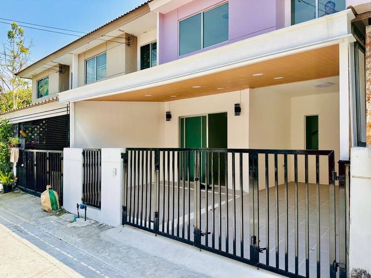 มีบางส่วน ใช่ ทาวน์เฮ้าส์ 2ชั้น รูปที่ 2