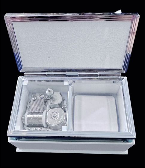 A music box for storing jewelry from the Japanese jewelry brand Canal 4℃. รูปที่ 2