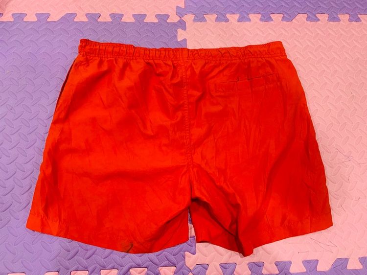 กางเกงขาสั้น H M แท้ 💯 size L เอว 31-36 ใส่ได้ ยาว 17 สภาพใหม่มาก สีสดแดงสด ดีเทลสวย ตัดเย็บดีมาก เนื้อผ้าดีมาก หายากน่าสะสมครับ รูปที่ 4