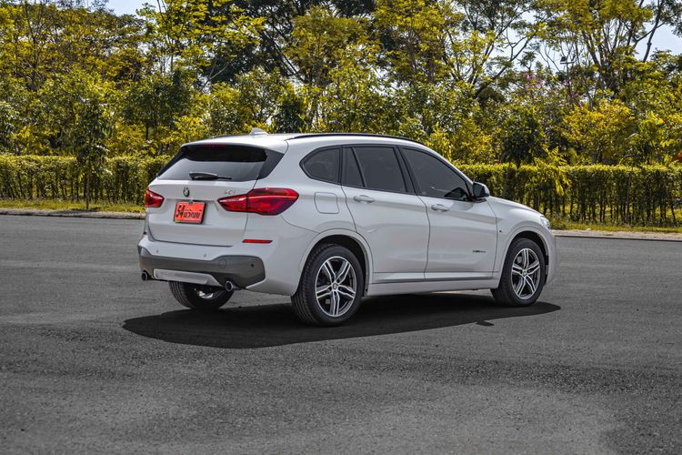 BMW X1 2019 2.0 sDrive20d M Sport Utility-car ดีเซล ไม่ติดแก๊ส เกียร์อัตโนมัติ ขาว รูปที่ 4