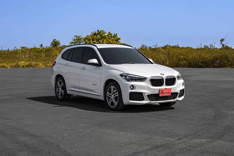 รถ BMW X1 2.0 sDrive20d M Sport สี ขาว