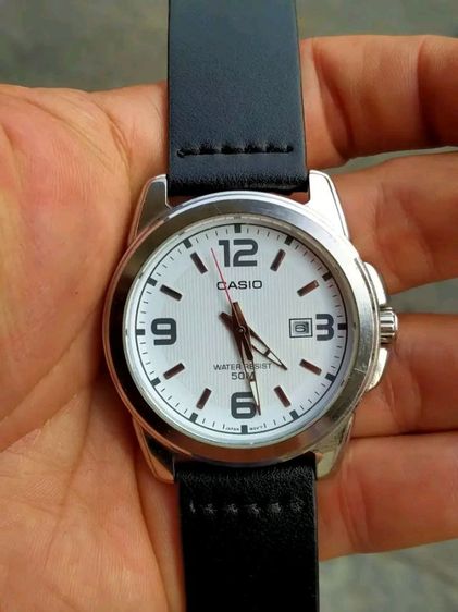 ขาว นาฬิกา Casio ถ่าน
สภาพดี เดินดี ใช้งานปกติ