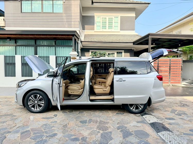 รถ Kia Grand Carnival 2.2 SXL สี เทา