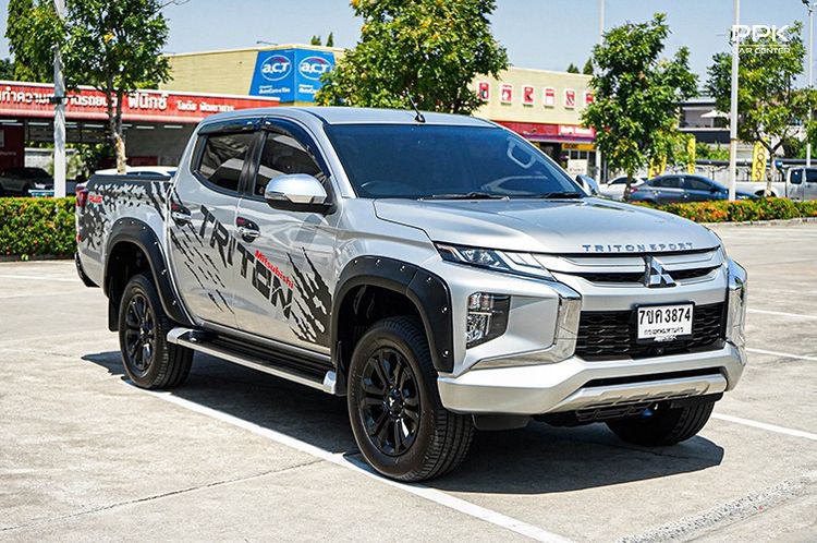 Mitsubishi Triton 2019 2.4 GT Plus Pickup ดีเซล ไม่ติดแก๊ส เกียร์ธรรมดา เทา รูปที่ 3