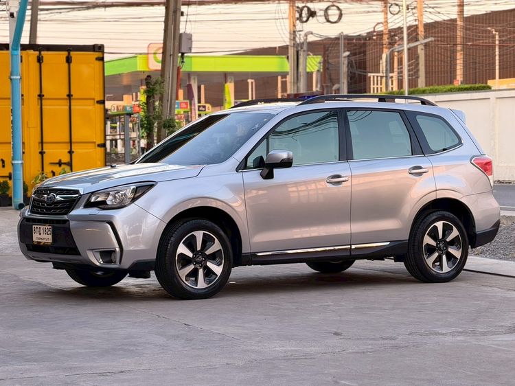 รถ Subaru Forester 2.0 i-P 4WD สี เทา