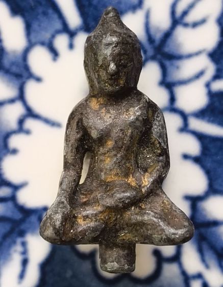 พระรูปหล่อชัยวัตรหลววพ่อโสธรเนื้อโลหะเก่าค่ะ