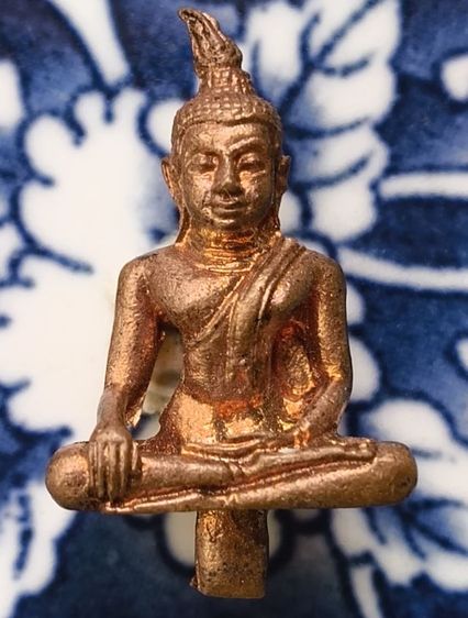 พระรูปหล่อชัยวัตรหลววพ่อโสธรเนื้อโลหะเก่าค่ะ