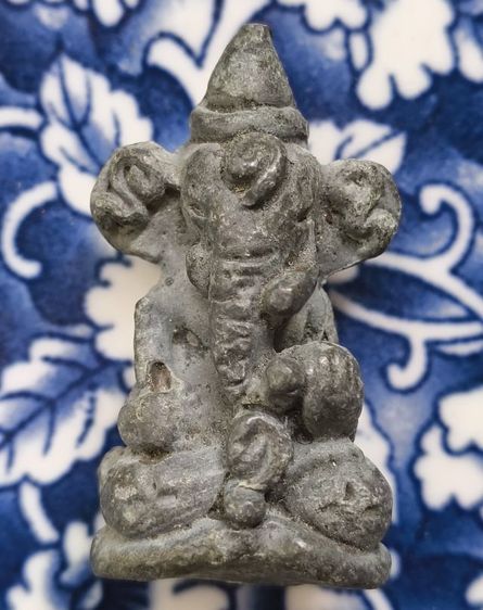 พระหล่อหลวงพ่อเงินเนื้อโลหะเก่าค่ะ รูปที่ 11