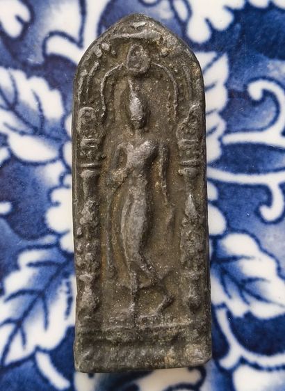 พระเหรียญหล่อโบราญเนื้อโลหะเก่าค่ะ รูปที่ 7