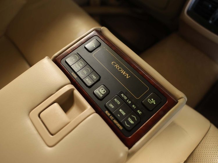 Toyota Crown 2008 2.5 Royal Saloon Sedan เบนซิน ไม่ติดแก๊ส เกียร์อัตโนมัติ ขาว รูปที่ 4