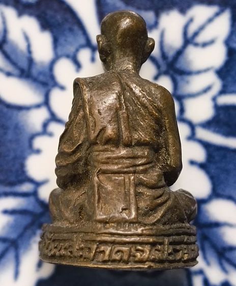 พระรูปหล่อพระเจ้าตากสินนั่งบัลลังก์ค่ะ รูปที่ 8