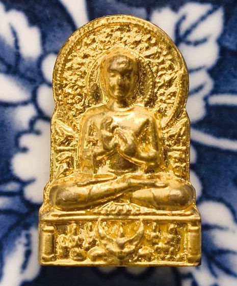 พระรูปหล่อพระเจ้าตากสินนั่งบัลลังก์ค่ะ รูปที่ 11