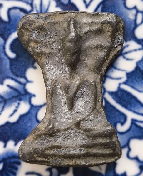 พระรูปหล่อพิมพ์มเหศวรเนื้อชินตะกั่วเก่าค่ะ