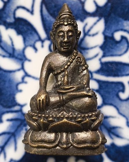 พระเหรียญหล่อเตารีดหลวงปู่ทวดเนื้อโลหะเก่าค่ะ รูปที่ 13