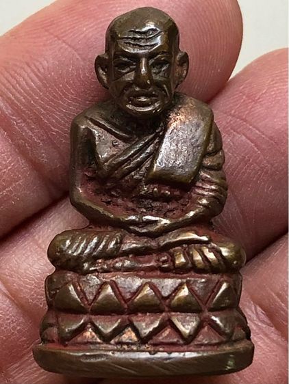 พระรูปหล่อเก่าคะ