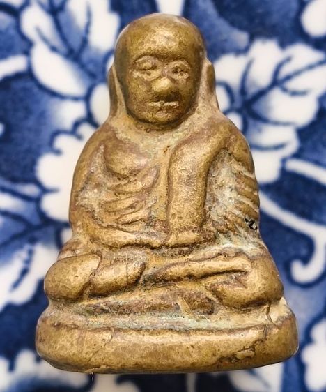 พระรูปหล่อหลวงพ่อเงินวัดบางคลานเก่าค่ะ(4)