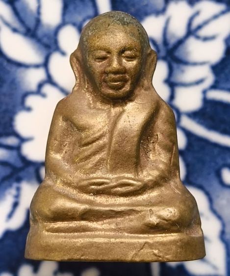 พระรูปหล่อหลวงพ่อเงินวัดบางคลานเก่าค่ะ(4)